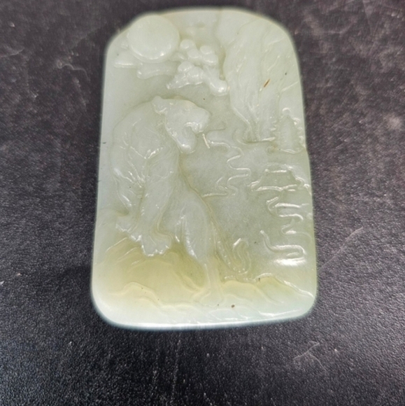 Vintage hand carved jade pendant - Picture 4 of 4